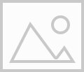 薄暗い路地で煙草をくゆらせる情報屋らしき人物